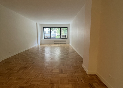 East 55th Street - Photo 1