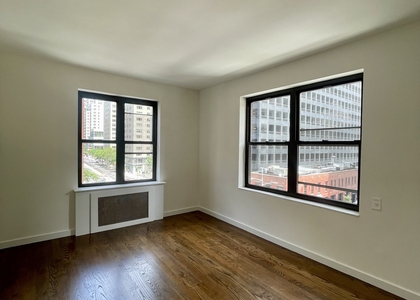 East 55th Street - Photo 1