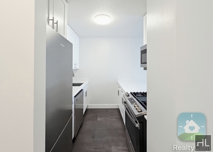 2 Avenue - Photo 1