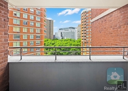 2 Avenue - Photo 1