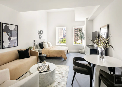 1st Avenue - Photo 1