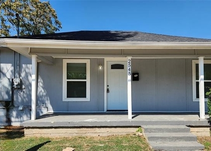 2545 Metropolitan Avenue - Photo 1