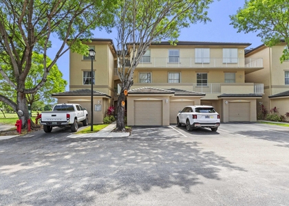 2060 Greenview Shores Boulevar - Photo 1