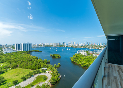 16385 Biscayne Boulevard - Photo 1