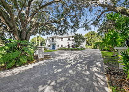 2900 Greenbriar Boulevard - Photo 1
