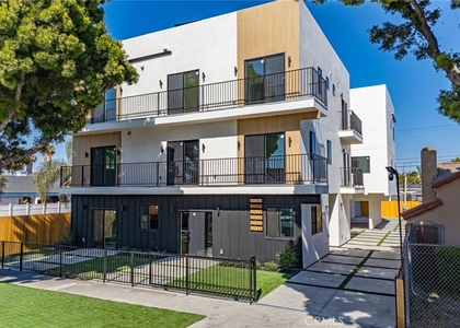 2938 S Sycamore Avenue - Photo 1