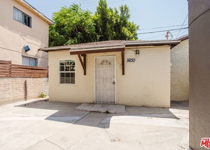 5630 1/2 Craner Avenue - Photo 1
