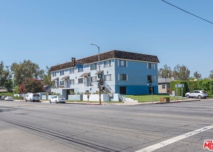 11701 Oxnard Street - Photo 1