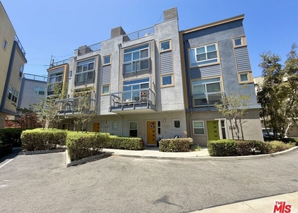 2753 Waverly Drive - Photo 1