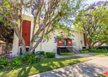 5848 Hazeltine Avenue - Photo 1