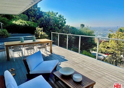 8376 Hollywood Boulevard - Photo 1