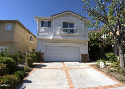 3035 Hollycrest Avenue - Photo 1