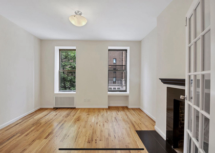 Second Avenue - Photo 1