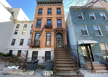 74 Maujer Street - Photo 1