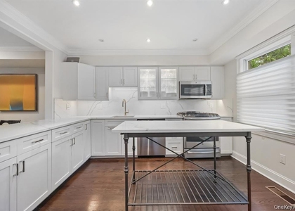 1054 Boston Post Road - Photo 1