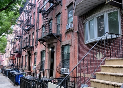 583 Warren Street - Photo 1