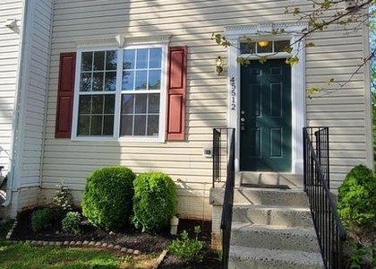 45512 Lakemont Square - Photo 1