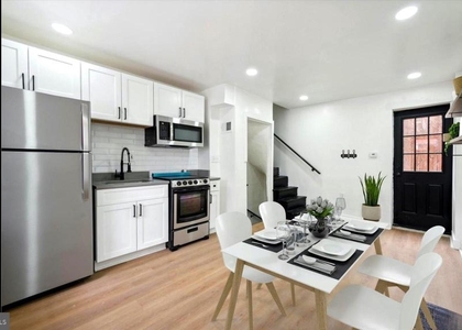 109 W Thompson Street - Photo 1