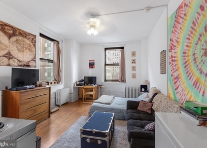 1324 Locust Street - Photo 1