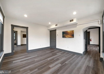 119 S Broad Street - Photo 1