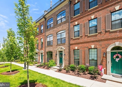 605 Skiff Way - Photo 1