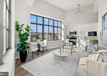 460 New York Ave Nw - Photo 1