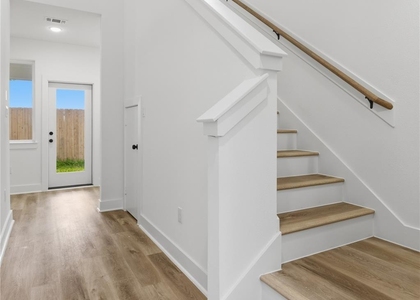 812 Elkhart Street - Photo 1