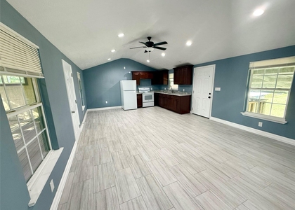 9013 Puritan Way - Photo 1