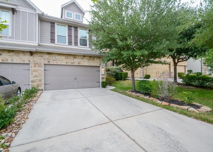 22 Cheswood Manor - Photo 1