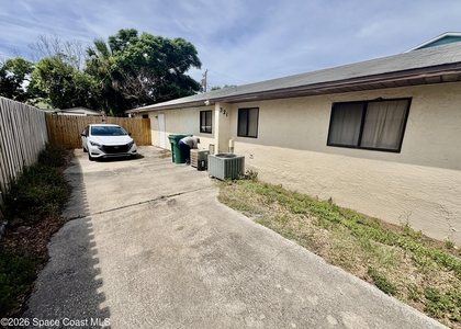 319/321 Jefferson Avenue - Photo 1