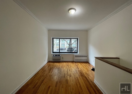 York Avenue - Photo 1