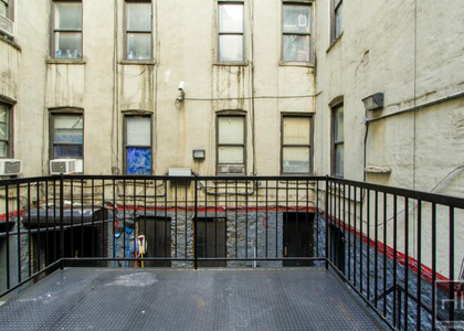 E 100th St - Photo 1
