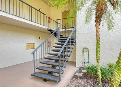 3282 S Semoran Boulevard - Photo 1