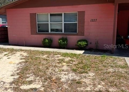1227 Se 19th Terrace - Photo 1