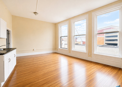105 Bank Street - Photo 1