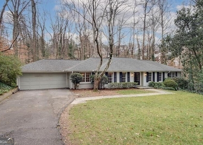 4601 Club Circle Ne - Photo 1