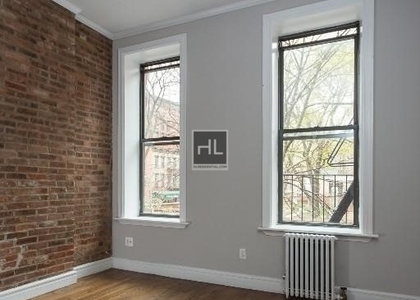 Mott Street - Photo 1