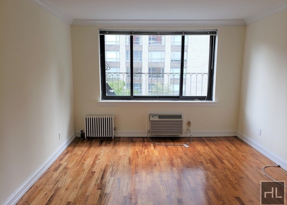 York Avenue - Photo 1