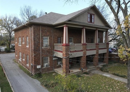 919 N Austin Street - Photo 1