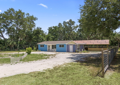 8012 U.s. 1 - Photo 1