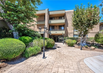 16866 Kingsbury - Photo 1