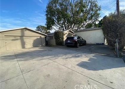 4845 1/2 Agnes Avenue - Photo 1