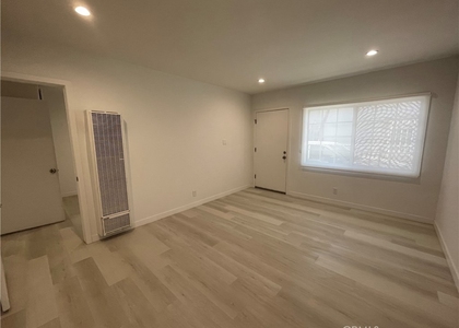 1152 E 77th - Photo 1