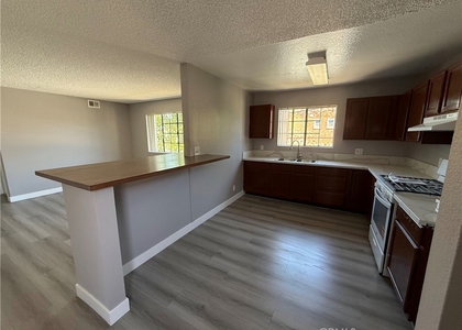211 Magnolia - Photo 1