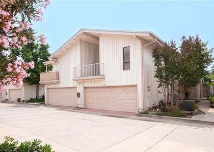 328 W 7th - Photo 1