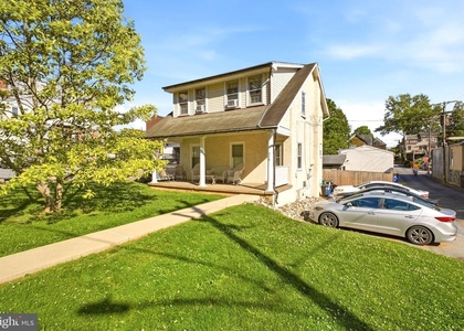 316 W Market Street - Photo 1