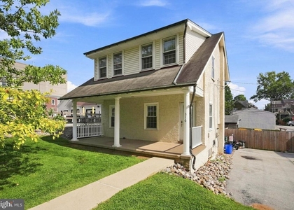 316 W Market Street - Photo 1