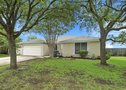 1005 Rolling Ridge Dr - Photo 1