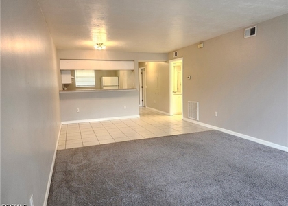 621 Sw 47th Terrace - Photo 1