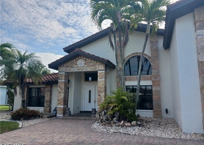 2727 Se 24th Place - Photo 1